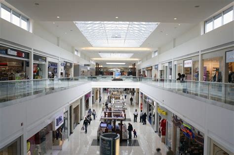 Cherry Hill Shopping Center .